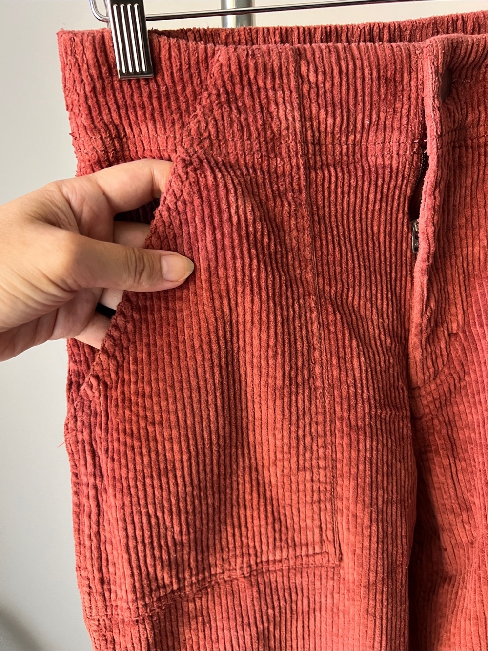 PACT Organic High-Rise Corduroy Ankle Pants in Rust Red M - Picture 3 of 7